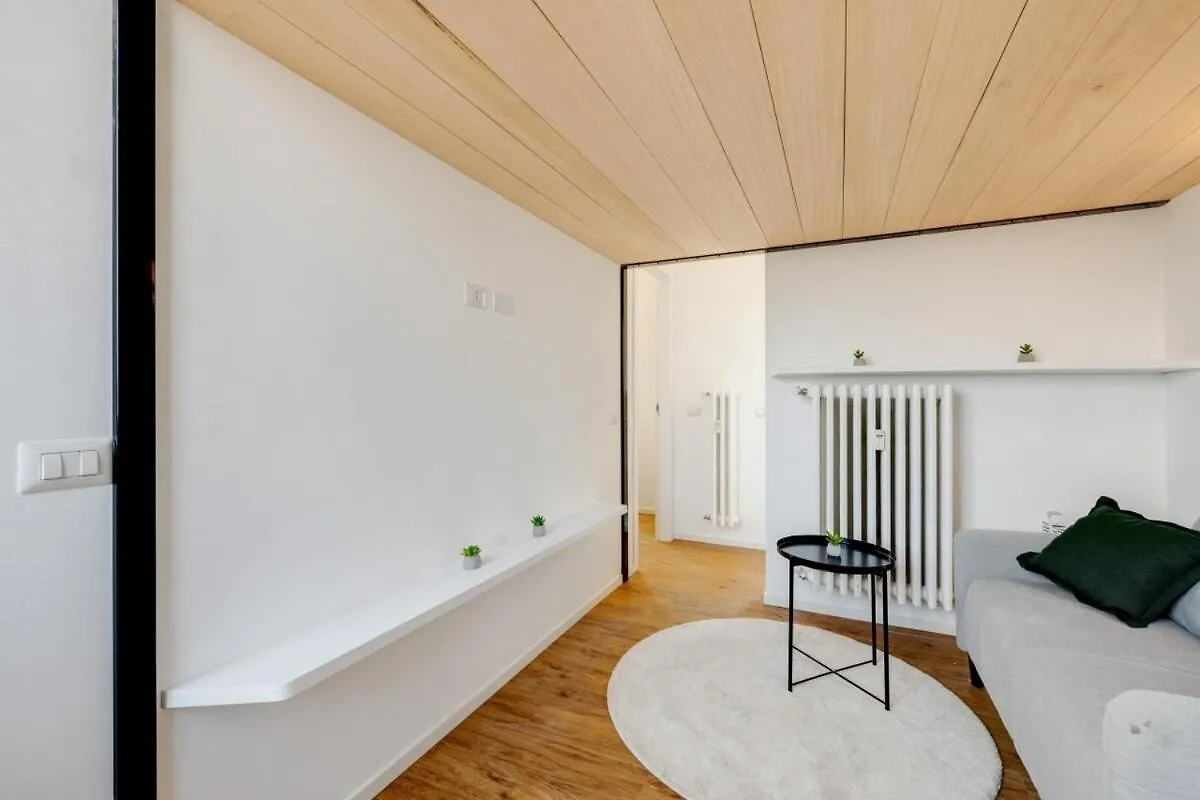 מילאנו Homeby, Cozy Penthouse 0*,