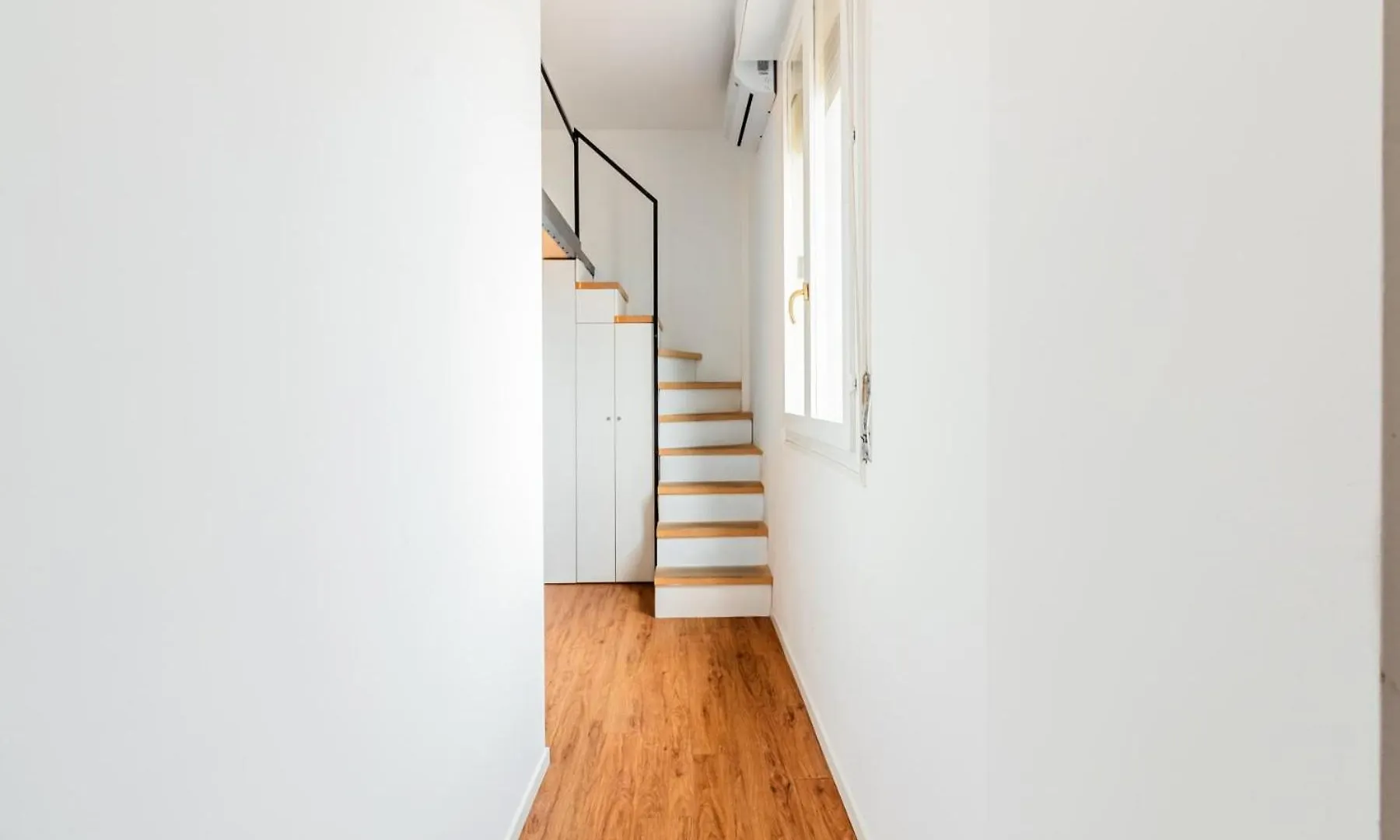 דירה מילאנו Homeby, Cozy Penthouse
