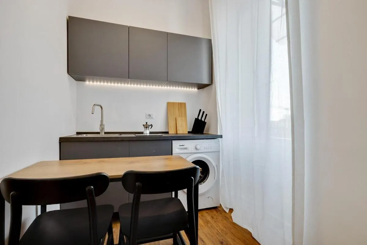 דירה מילאנו Homeby, Cozy Penthouse